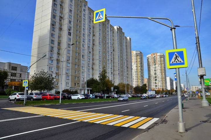 ГИБДД Москвы призвал водителей снижать скорость перед пешеходными переходами