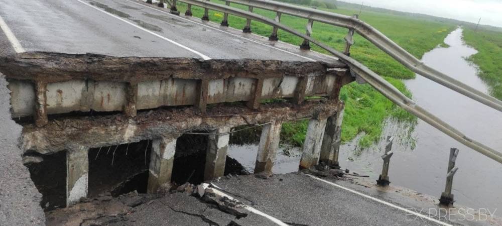 Фотофакт. На дороге Борисов — Березино рухнул мост