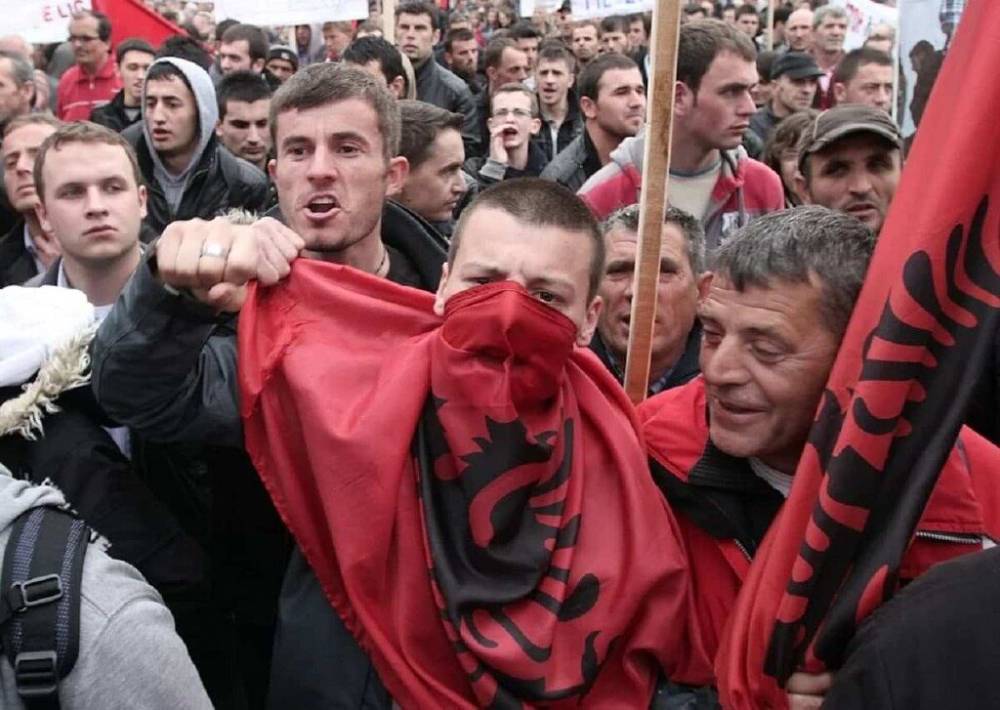 Албанские лидеры Сербии написали кляузу в ЕС на официальный...