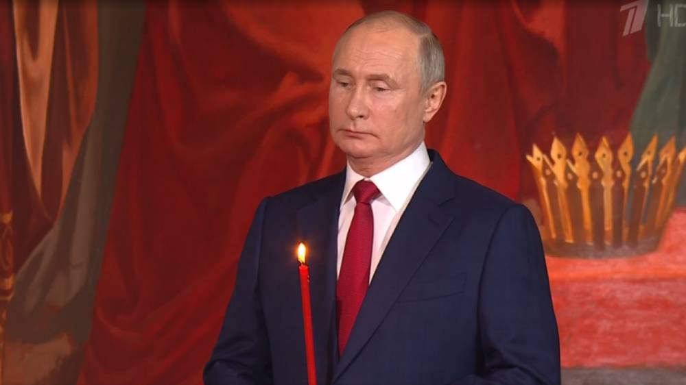 Путин приехал на службу в кафедральный собор Христа Спасителя
