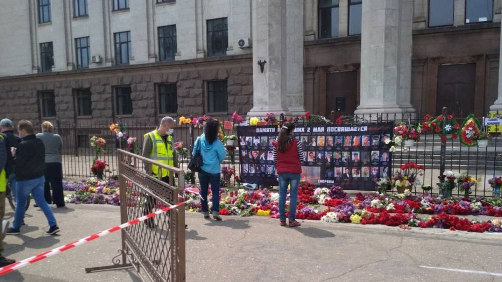 Одесситы почтили память жертв трагедии 2014 года в Доме профсоюзов