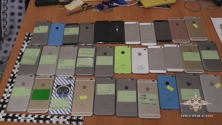 Смартфоны на миллион: в Москве ограблен салон сотовой связи