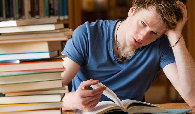 Скучно… Опрос показал, что школьники не читают книг из программы по литературе