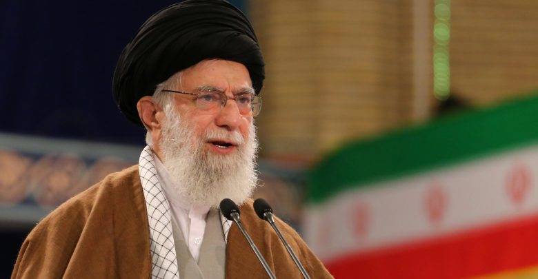 Иранский лидер раскритиковал резкие заявления Зарифа о Сулеймани и России