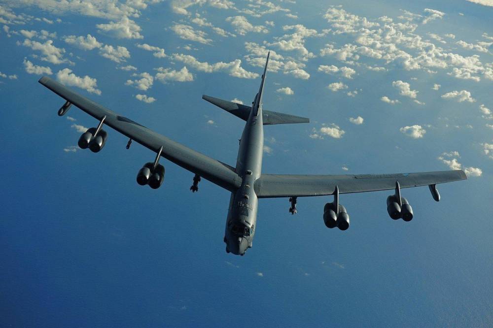 Над Литвой пролетел бомбардировщик США B-52