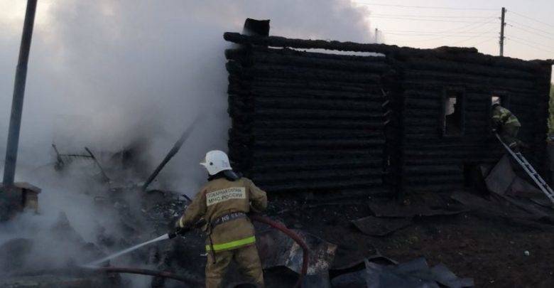 Пять человек погибли в результате пожара в жилом доме в Прикамье