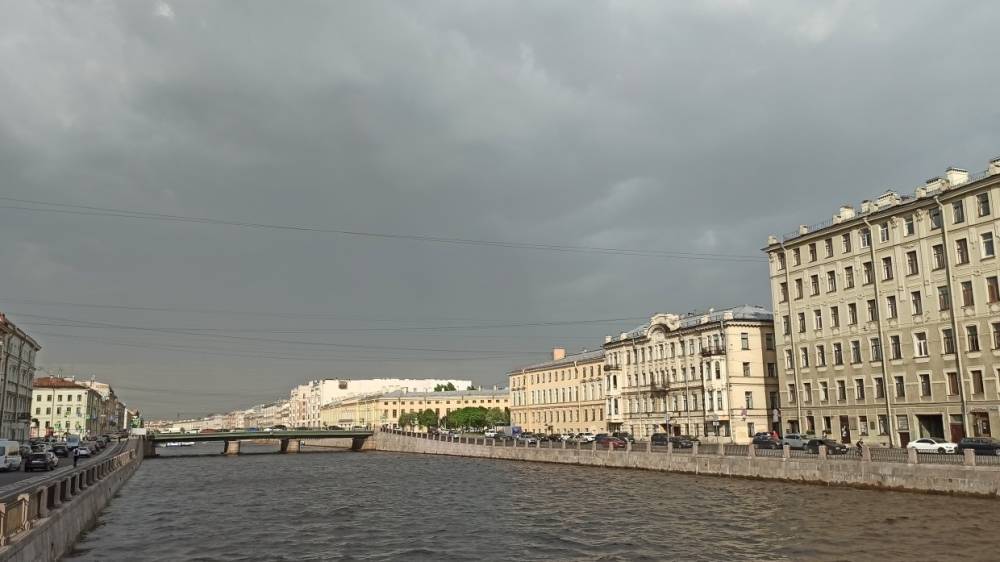 МЧС предупредило об ухудшении погодных условий в Петербурге