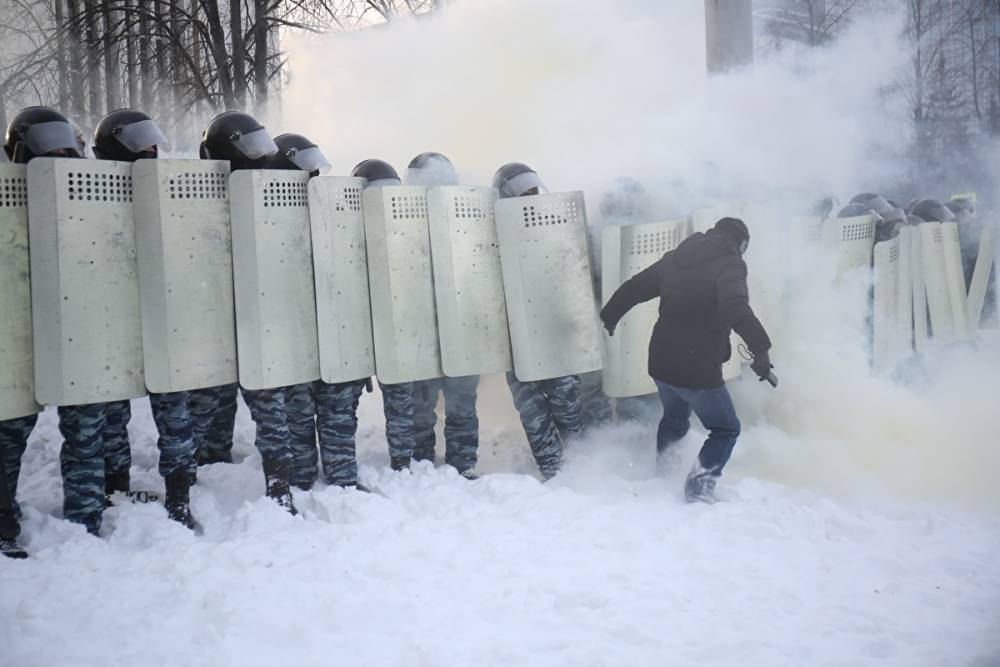 Екатеринбуржцу грозит 5 лет колонии из-за синяка у полицейского после митинга Навального