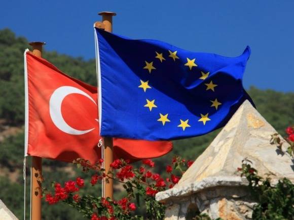 Брюссель призвал остановить переговоры о вступлении Турции в ЕС