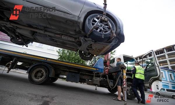 Петербуржцев предупредили о новых правилах эвакуации автомобилей