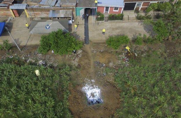 За домом бывшего полицейского нашли кладбище с телами десятков убитых женщин