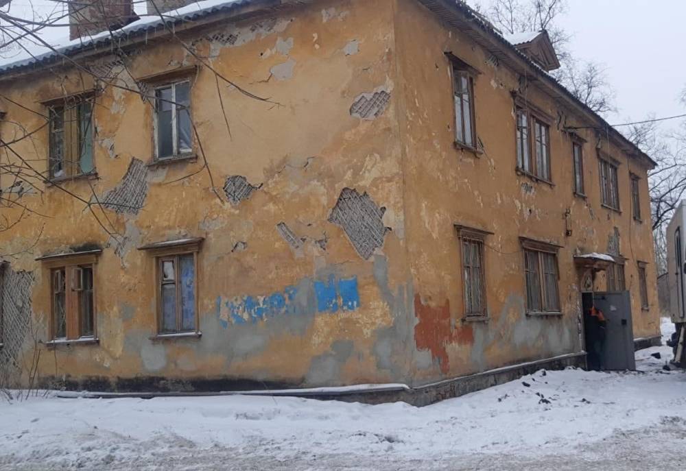 Мэрия Челябинска должна ускорить расселение ветхого дома, где зимой пропали тепло и вода