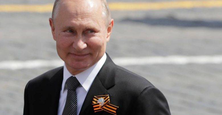 Путин поручил представить предложения по созданию центра изучения истории ВОВ