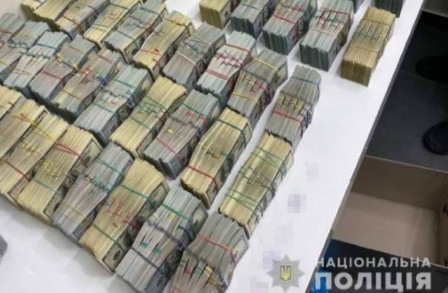 В Днепре полиция изъяла более 3 миллионов долларов наличными «воровского общака»
