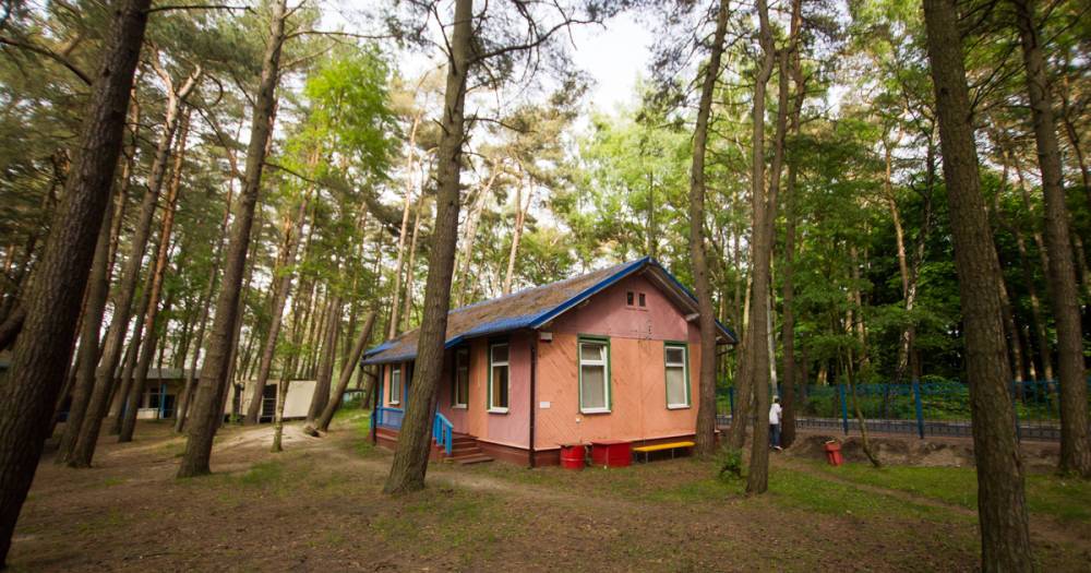 В загородных детских лагерях Калининградской области не будет родительских дней