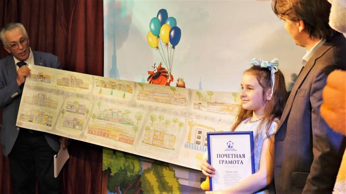 В Петербурге подвели итоги конкурса детского рисунка "Мои родители – строители!"