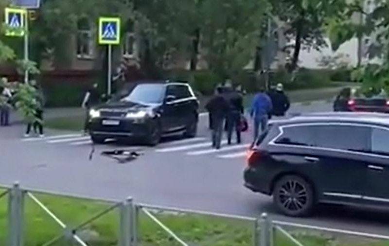 В Подмосковье водитель открыл стрельбу по пешеходам после того, как сам чуть не сбил их на зебре