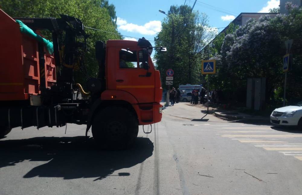 Мотоциклистка пострадала в ДТП с ломовозом в Твери