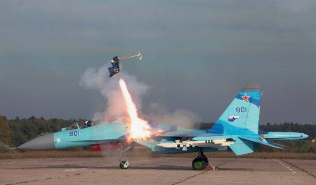 В Крыму два военных летчика катапультировались из истребителя Су-30СМ