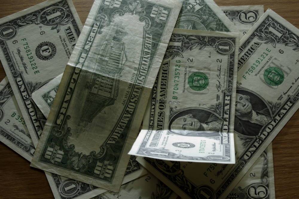 Эксперт спрогнозировал курс доллара к началу лета