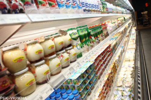Есть в каждом холодильнике: в Украине подешевел популярный продукт