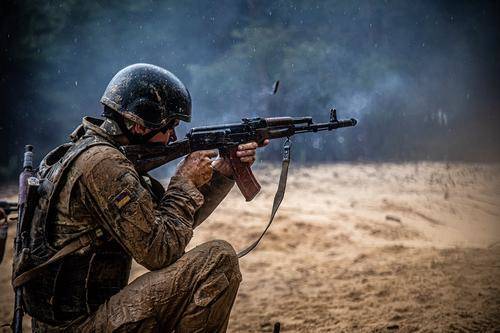 Стрелков: в случае наступления Киева на республики Донбасса ВСУ прорвут фронт за два часа