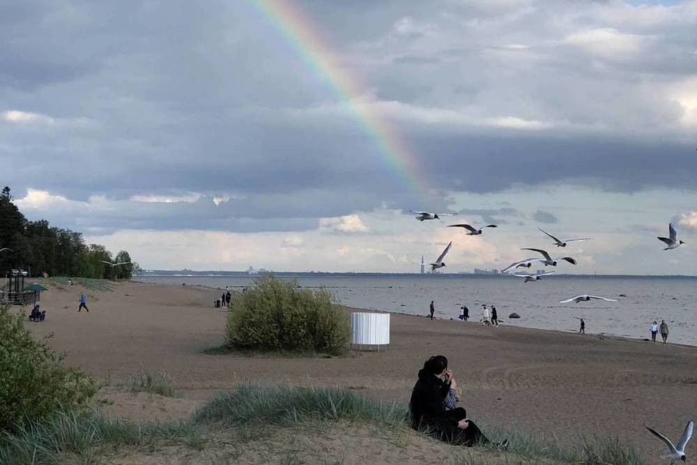 В небе над Петербургом жители увидели двойную радугу