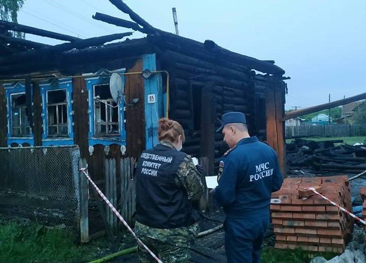 Многодетная семья с четырьмя малышами сгорела заживо в собственном доме в Удмуртии