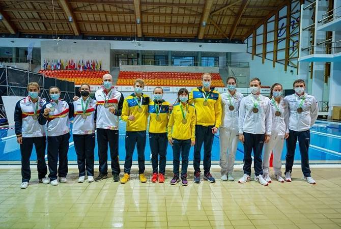 Президент поздравил украинских парапловцов с победой на чемпионате Европы