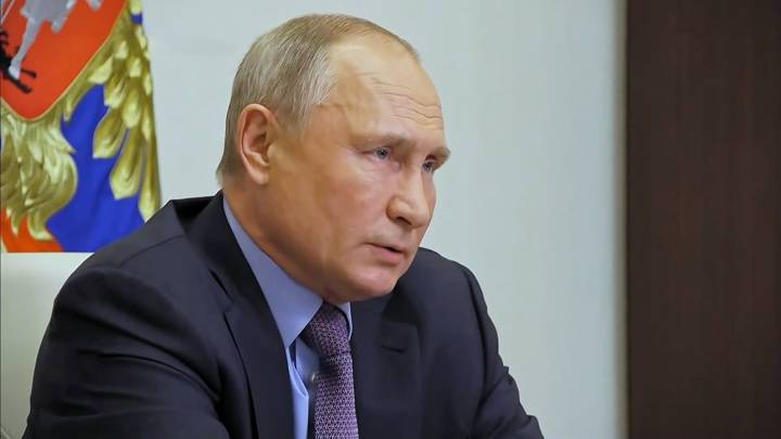 Путин начнет серию военных совещаний 25 мая