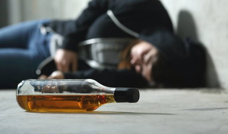 Свыше миллиона граждан каждый год умирают от алкоголя и наркотиков