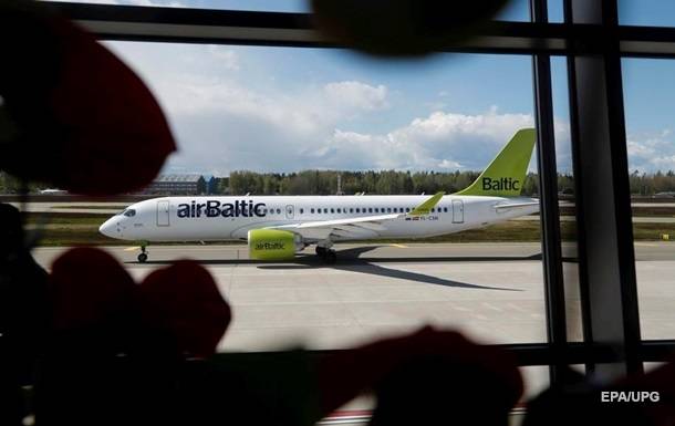 Латвийская авиакомпания прекратила полеты над Беларусью