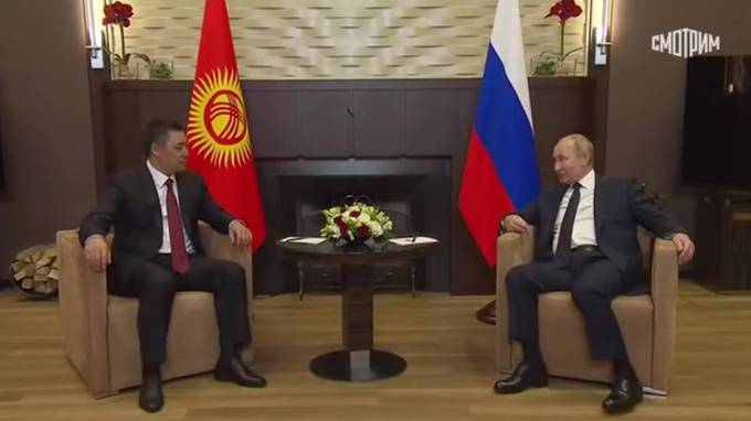 Путин: Россия продолжит оказывать поддержку Киргизии в борьбе с коронавирусом
