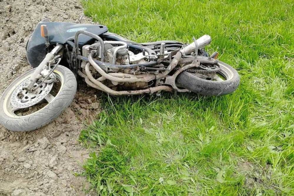В Касимовском районе 22-летний мотоциклист без «прав» насмерть разбился