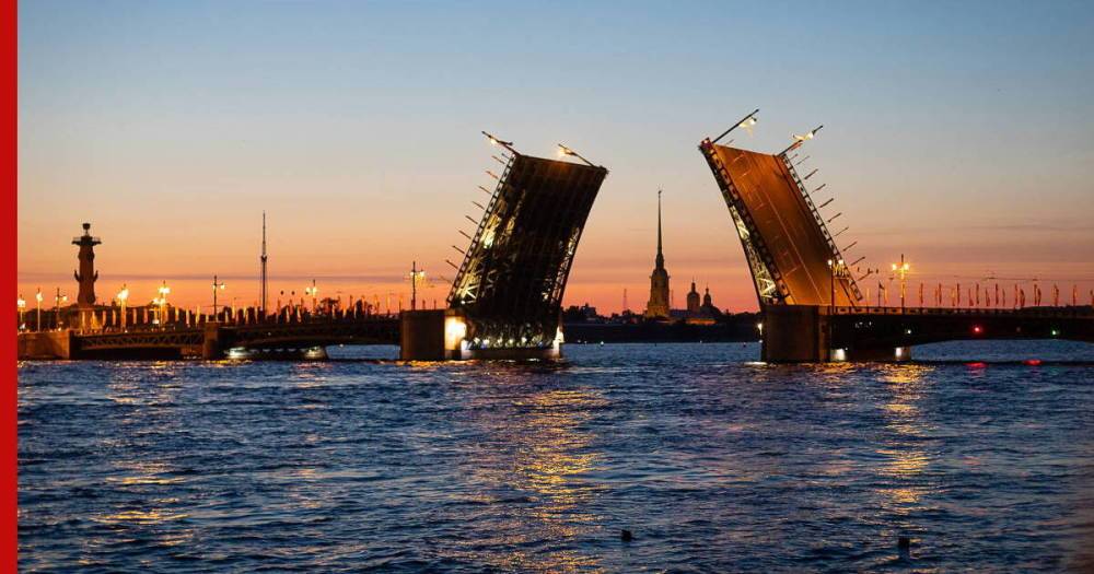 День города в Санкт-Петербурге начнется с "Поющих мостов" и лазерного шоу