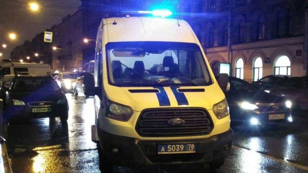 Инспектора ДПС госпитализировали после аварии на севере Петербурга