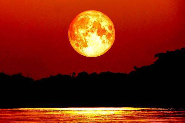 Багровая Луна запустит закон бумеранга: 26 мая — самый опасный день весны — как его пережить?