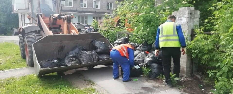 В течение недели с липецких улиц было вывезено около 1500 тонн мусора