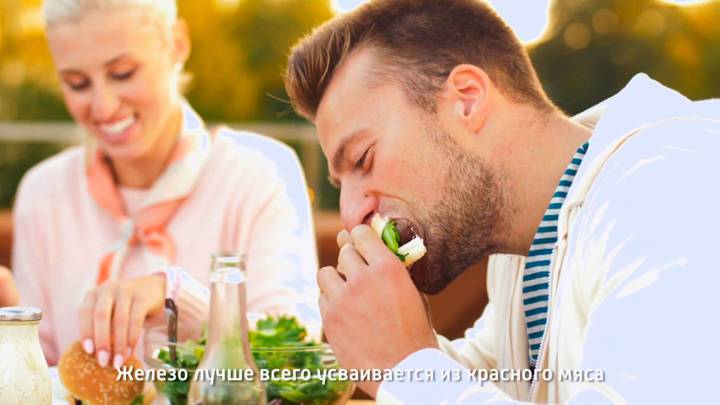 "Уносит жизни": Мясников призвал запретить рекламу колбасы