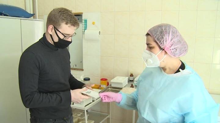 Вакцинация в Якутии: работник может отказаться от прививки