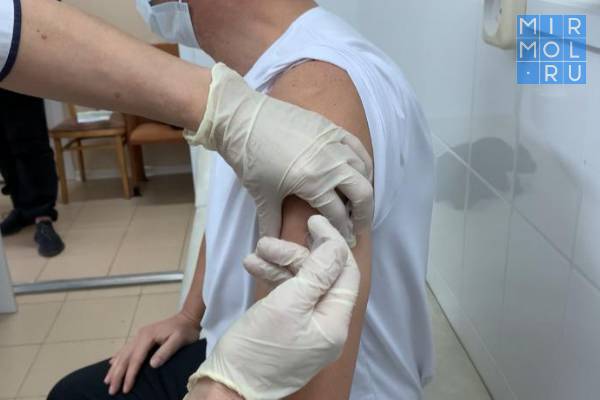 В Тарумовском районе продолжается вакцинация от коронавируса