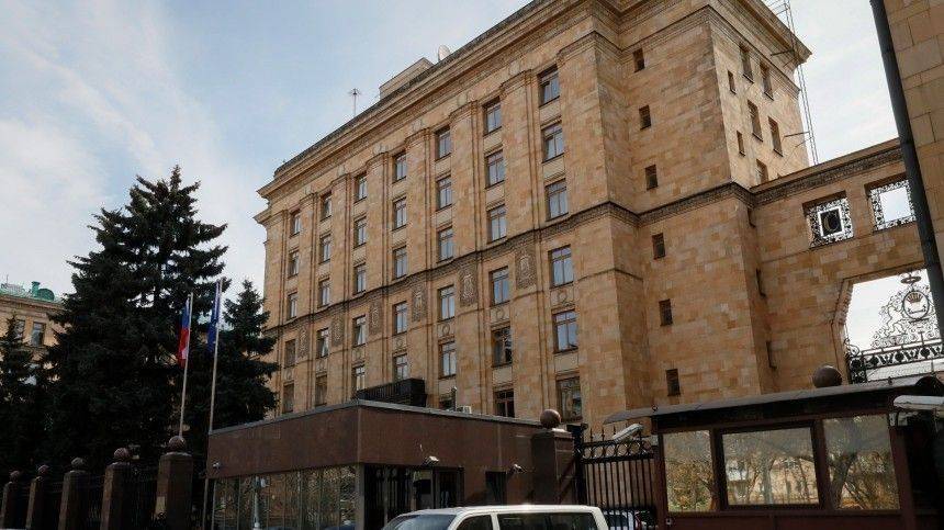 Более 70 россиян лишились работы в посольстве Чехии в Москве