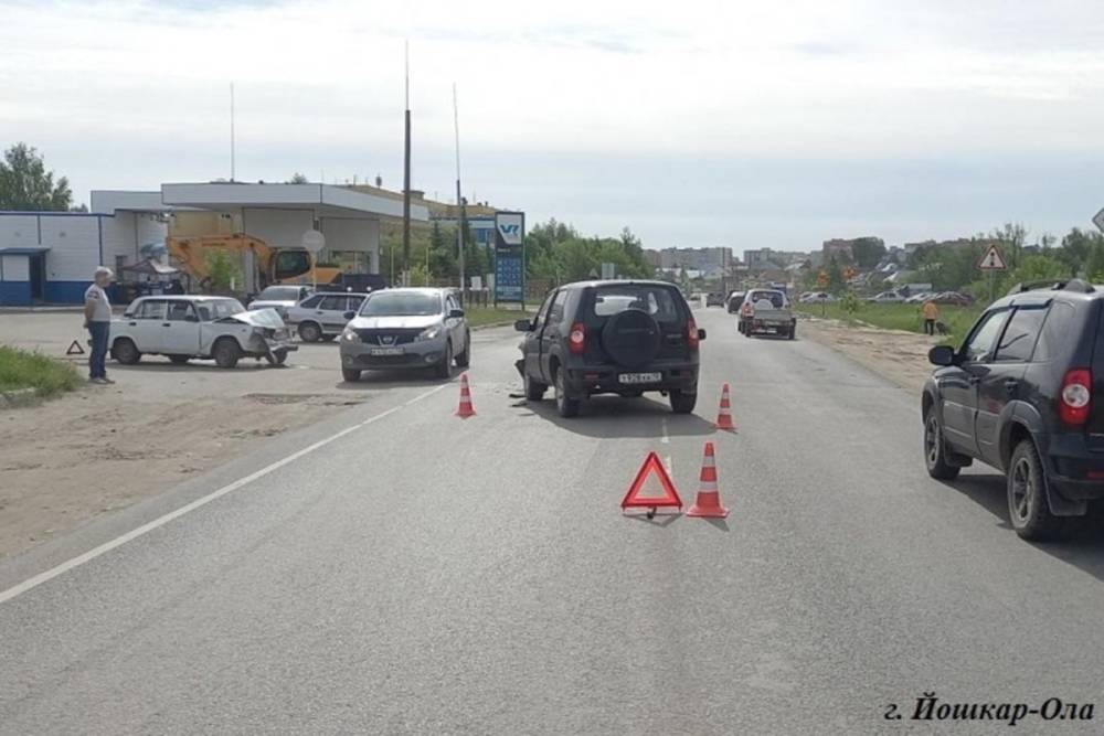 Два пожилых человека пострадали при столкновении авто в Йошкар-Оле
