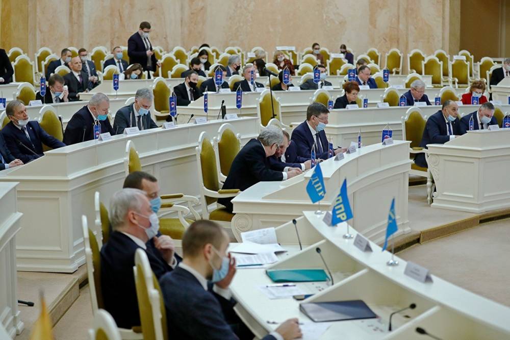 Петербургским депутатам выключили микрофон на словах про «полоумного диктатора» Лукашенко