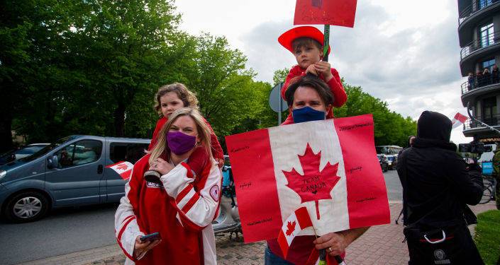 Посол Канады расплачивается за поражения своей сборной кленовым сиропом