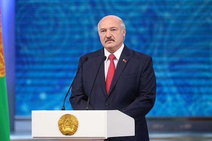 Лукашенко заявил, что сообщения о бомбе в самолете Ryanair пришли из Швейцарии