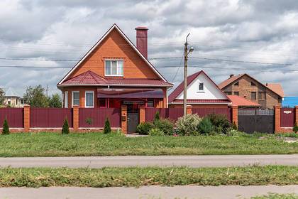 Россиянам назвали семь правил выбора загородного дома