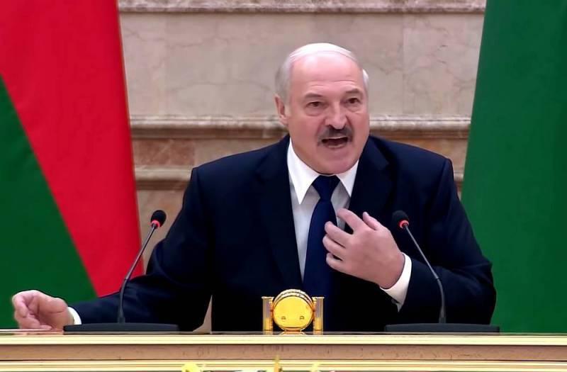 Лукашенко пообещал с помощью трех истребителей посадить самолет Байдена в Минске