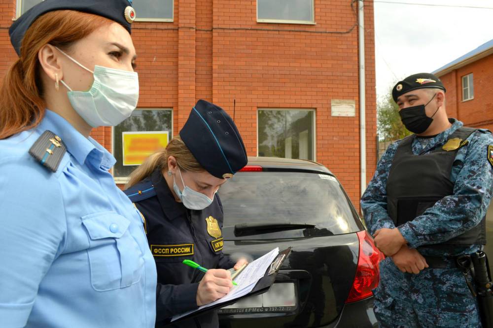 Астраханец заплатил алименты только после ареста его автомобиля