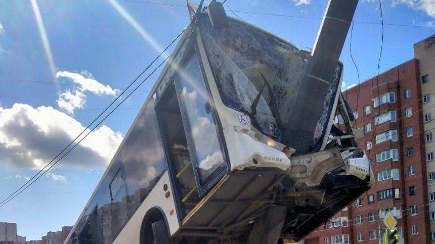 Подробности о состоянии пострадавших в ДТП с автобусом на юго-западе Петербурга